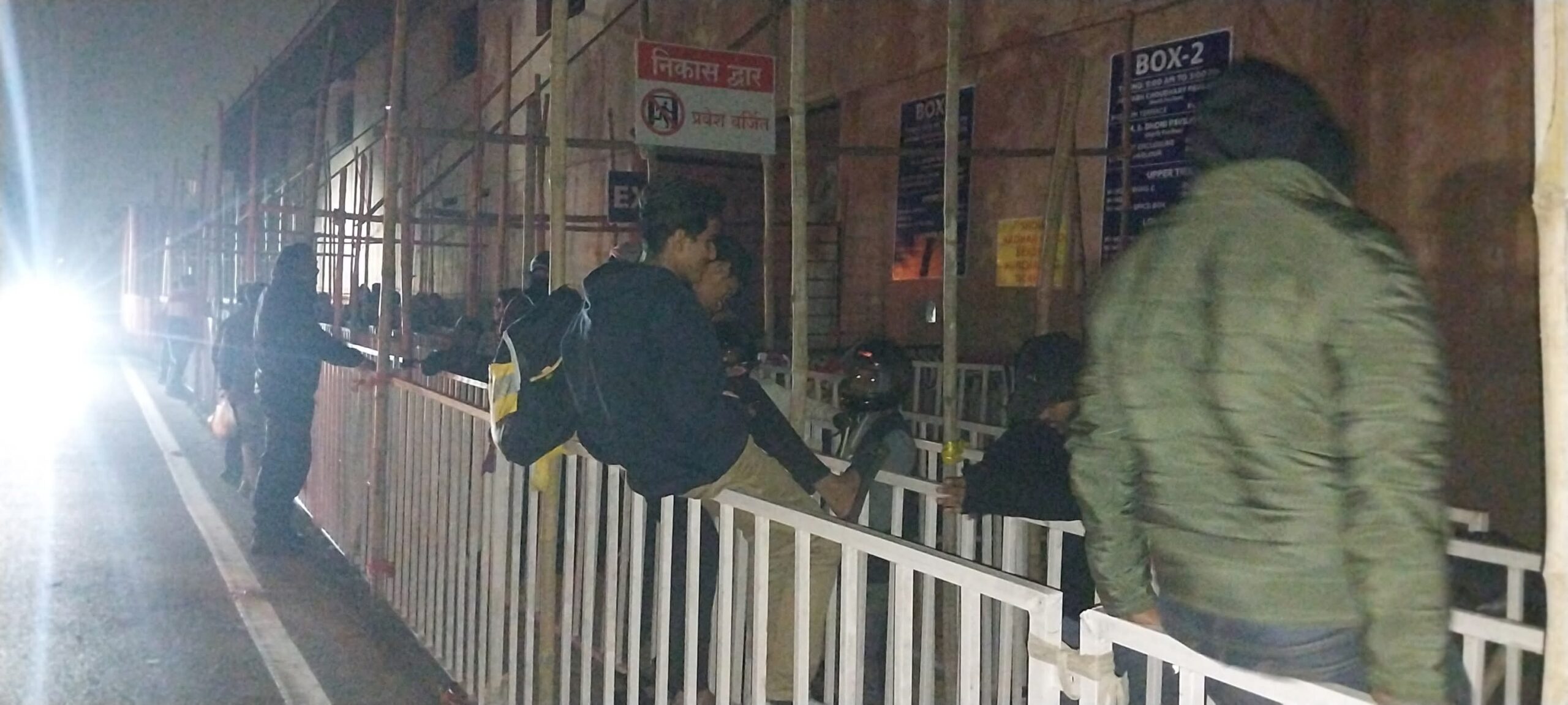 रांची में मैच को लेकर फैन्स में जबरदस्त उत्साह, टिकट पाने को लगी लंबी कतारें