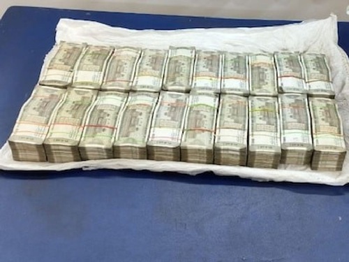 कोडरमा स्टेशन पर जीआरपी ने 40 लाख रुपये जब्त, बिहार का युवक कोलकाता ले जा रहा था नकदी