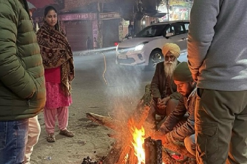 झारखंड में कड़ाके की ठंड का प्रकोप जारी: रांची का पारा 5.3 डिग्री, नौ जिलों में न्यूनतम तापमान 10 डिग्री से नीचे