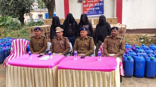 नकली विदेशी शराब के सिंडिकेट का भंडाफोड़: जामताड़ा पुलिस की बड़ी कार्रवाई, चार गिरफ्तार