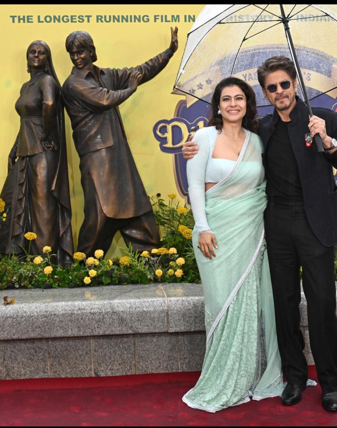 DDLJ की 30वीं सालगिरह पर लंदन में चमके राज और सिमरन