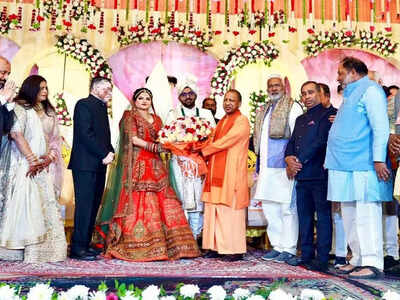 शादी में कई वीवीआईपी लोग पहुंचे 