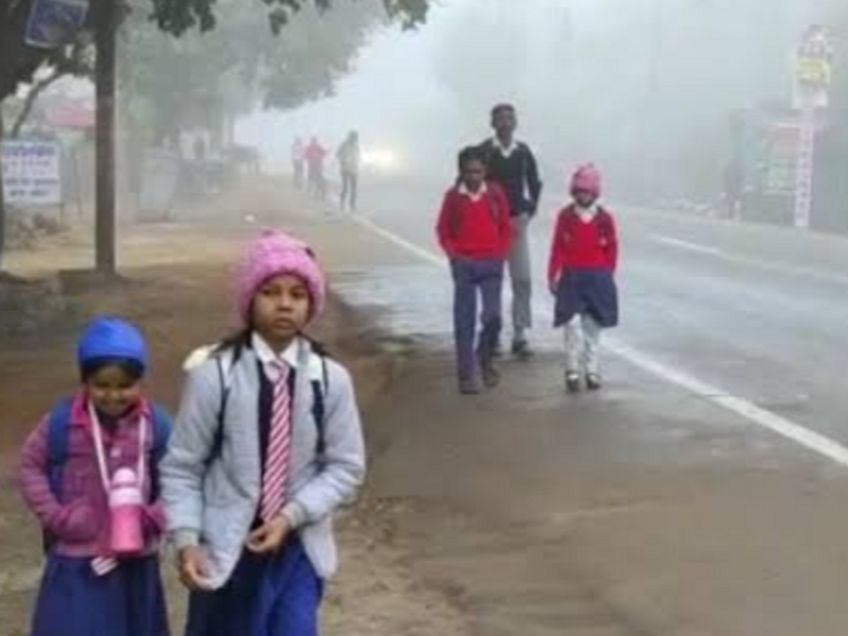 शीतलहर का कहर: झारखंड में स्कूलों के समय बदलने की मांग