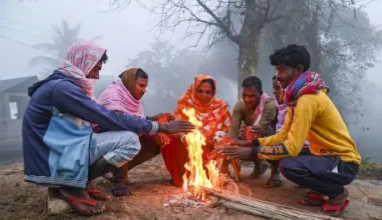 उत्तर भारत की बर्फबारी का असर: झारखंड में बढ़ी ठंड, 12 जिलों में शीतलहरी का अलर्ट