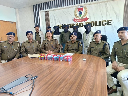 धनबाद पुलिस को बड़ी सफलता, गोविंदपुर के मां शांति गेस्ट हाउस से चार साइबर ठग गिरफ्तार
